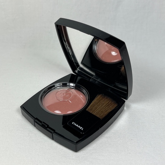 CHANEL Powder Blush in 02 Rose Bronze - Picture 12 of 16